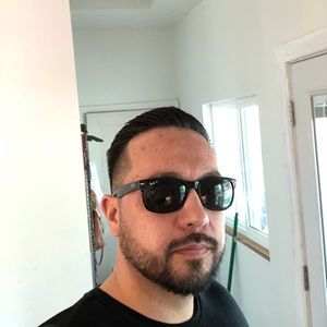 Meet your Posher, Max